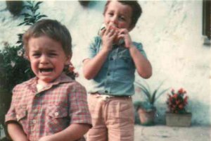 Raffaele che fa piangere Tizi